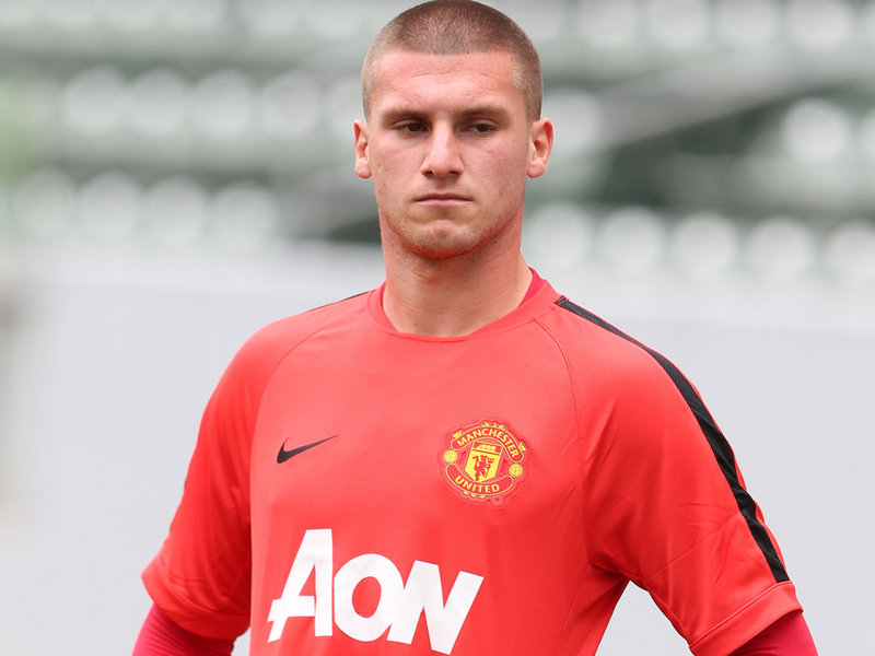Manchester United Goalkeeper Sam Johnstone signs a new contract