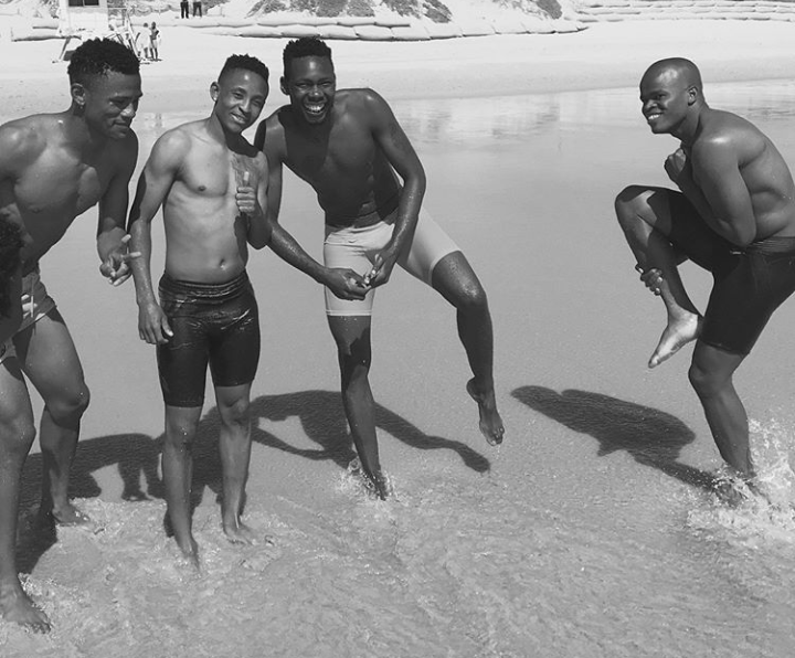 Pics! Chiefs Players Enjoy Some Beach Time In P.E