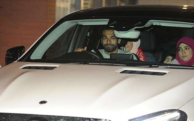Mo Salah's Bentley Continental GT Recovered By AA After Breakdown