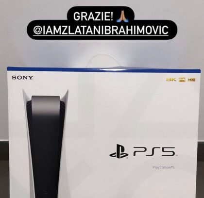 Zlatan Ibrahimović Gifts His Teammates the PlayStation 5!