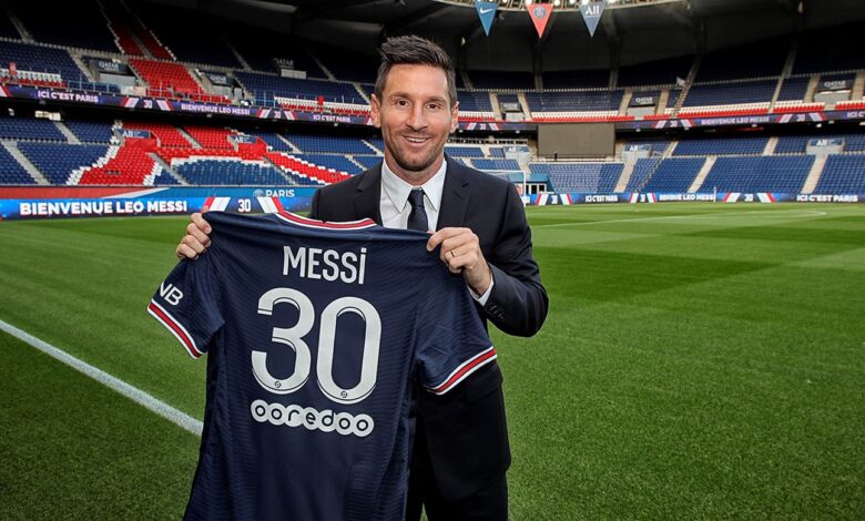 Lionel Messi Signs Two Year Contract with French Giants PSG!