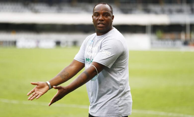 Benni McCarthy Claims That Percy Tau Has Taken a Step Back in His Career!