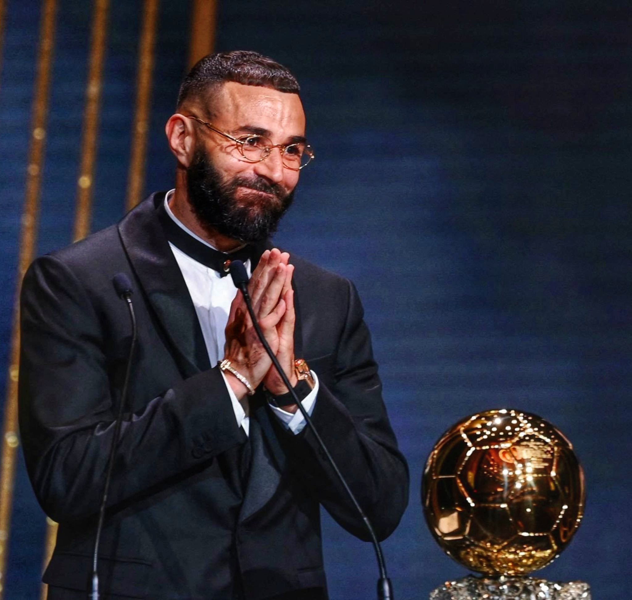 Karim Benzema Wins The 2022 Ballon d'Or Award! 