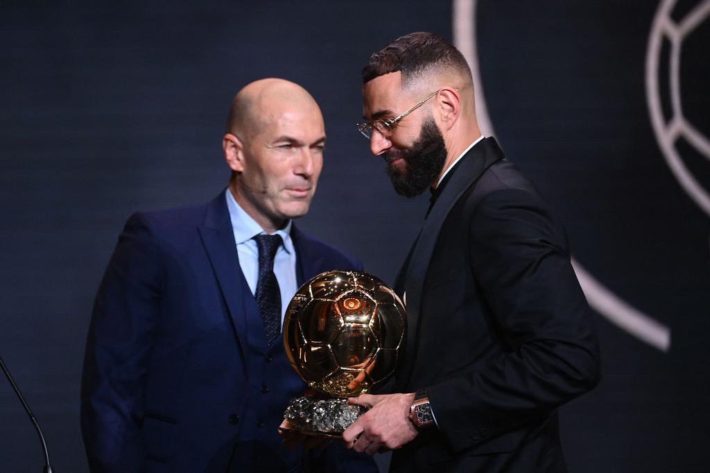 Karim Benzema Wins The 2022 Ballon d'Or Award!