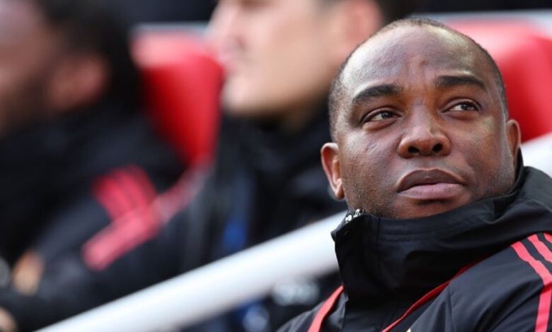 WATCH: Benni McCarthy Welcomed Back by Manchester United Players!