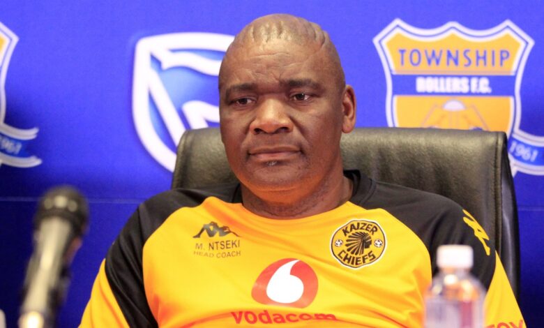 Molefi Ntseki Believes Kaizer Chiefs Is on The Right Track!
